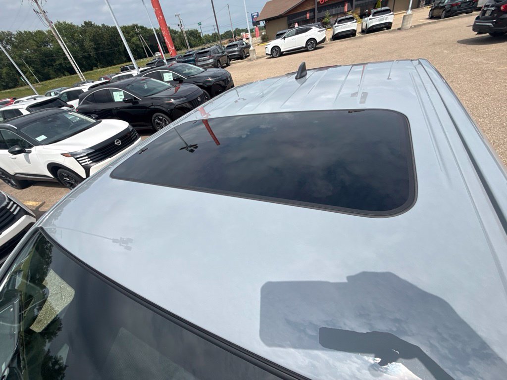 Used 2023 Nissan Frontier PRO-4X w/ Pro-4X Premium Package AWD/4WD image 10