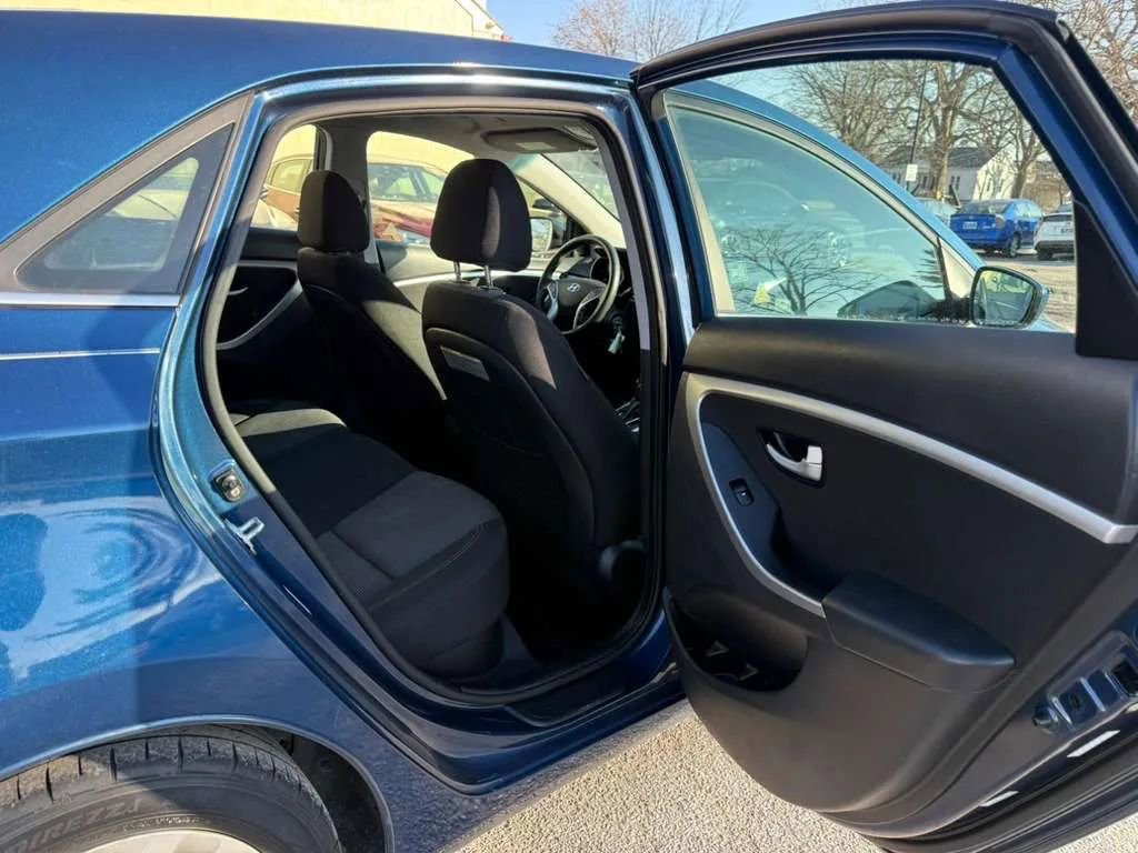 Used 2016 Hyundai Elantra GT image 15