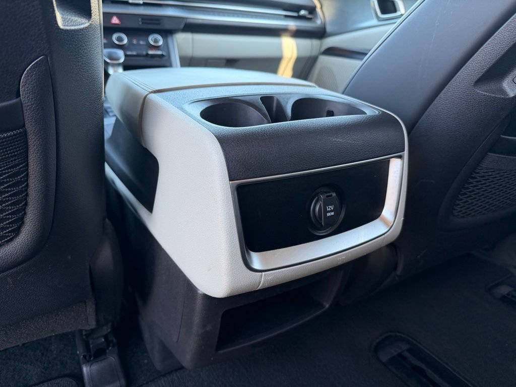 Certified 2024 Kia Carnival LX FWD image 31