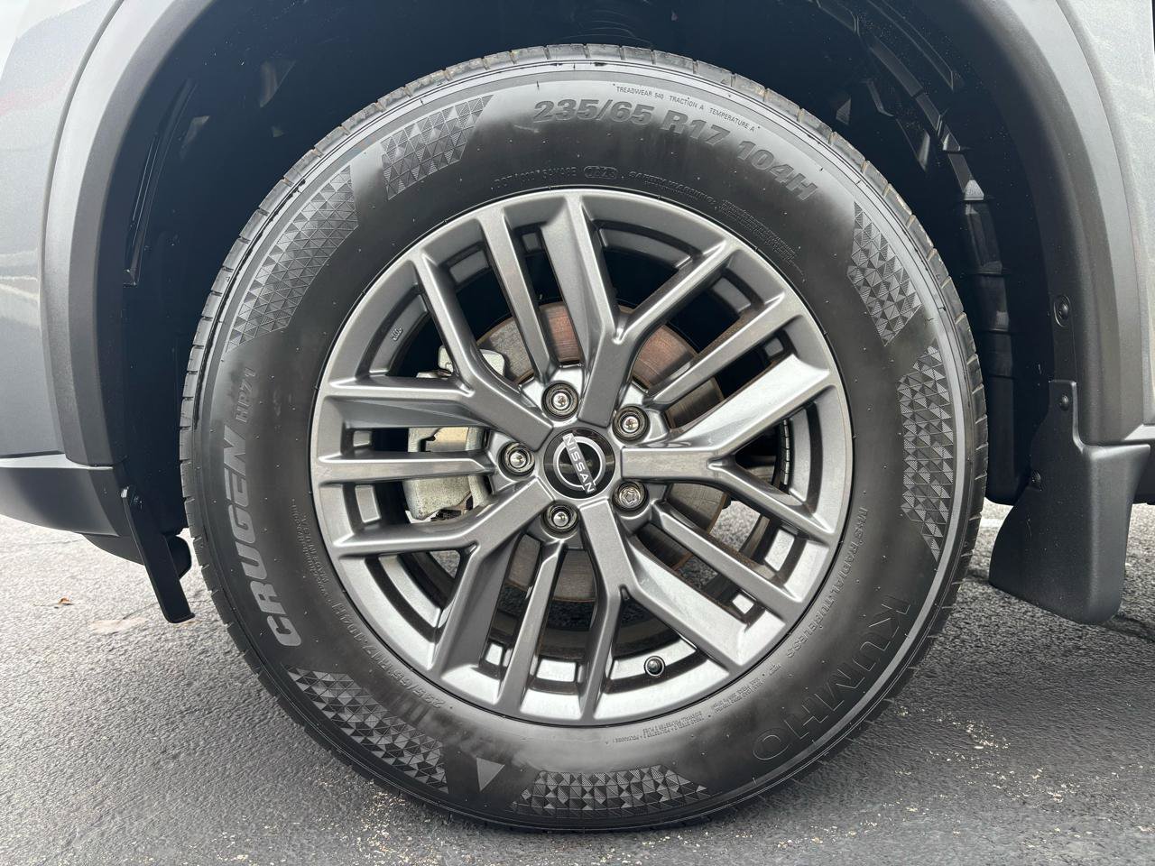 Used 2023 Nissan Rogue S AWD/4WD image 28