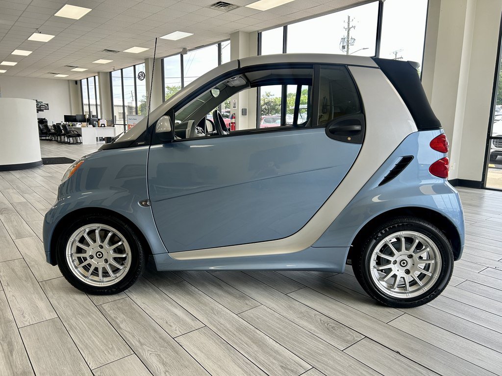 Used 2013 smart fortwo passion RWD image 4