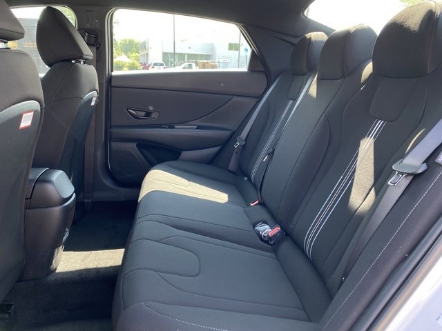 New 2025 Hyundai Elantra SEL image 30