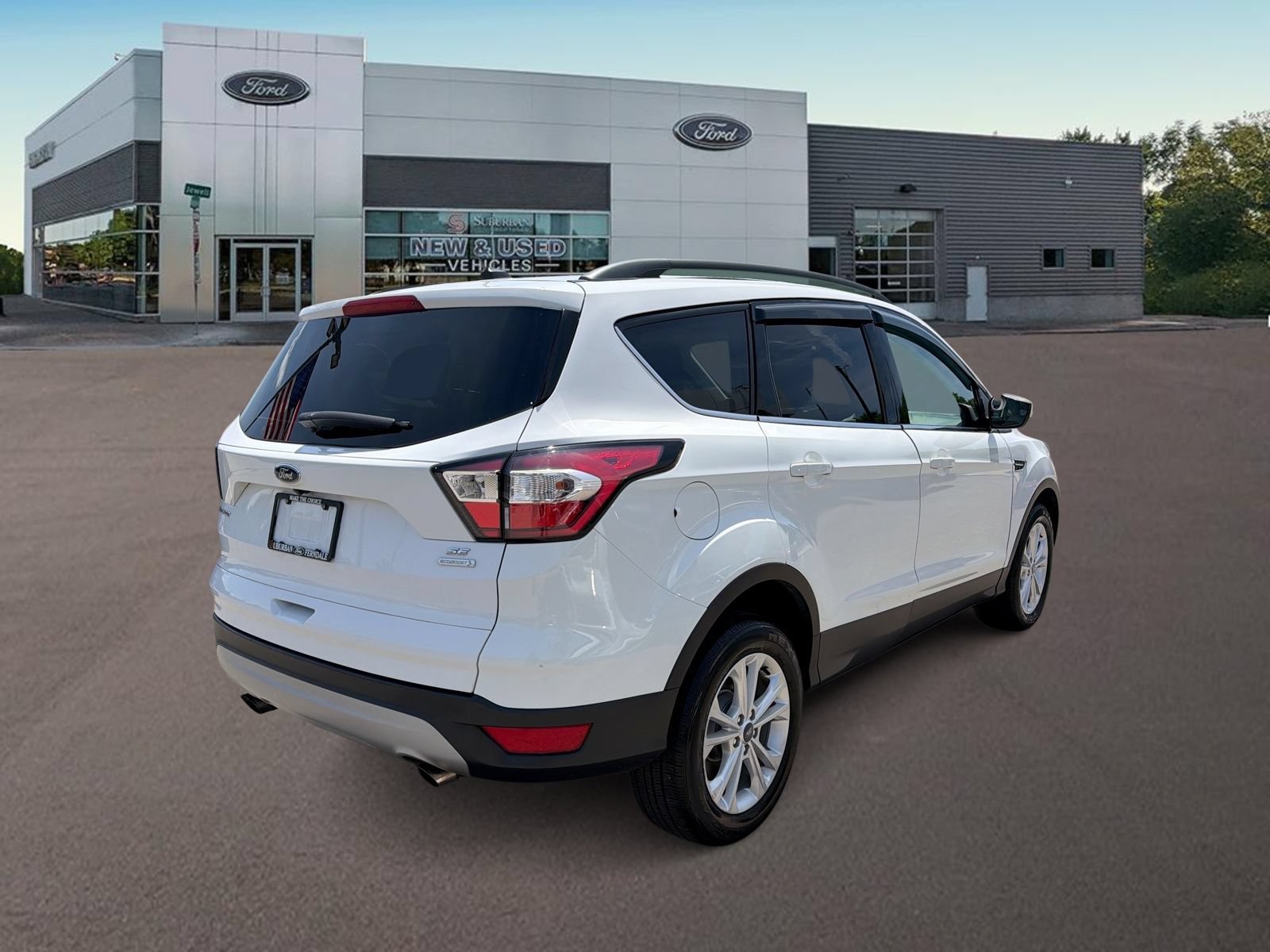 Used 2018 Ford Escape SE w/ Ford Safe & Smart Package FWD image 11