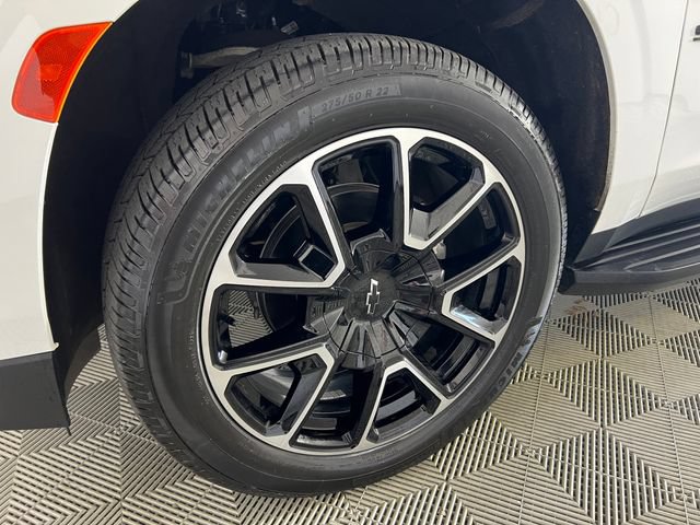 Used 2024 Chevrolet Suburban RST w/ Luxury Package RWD image 25