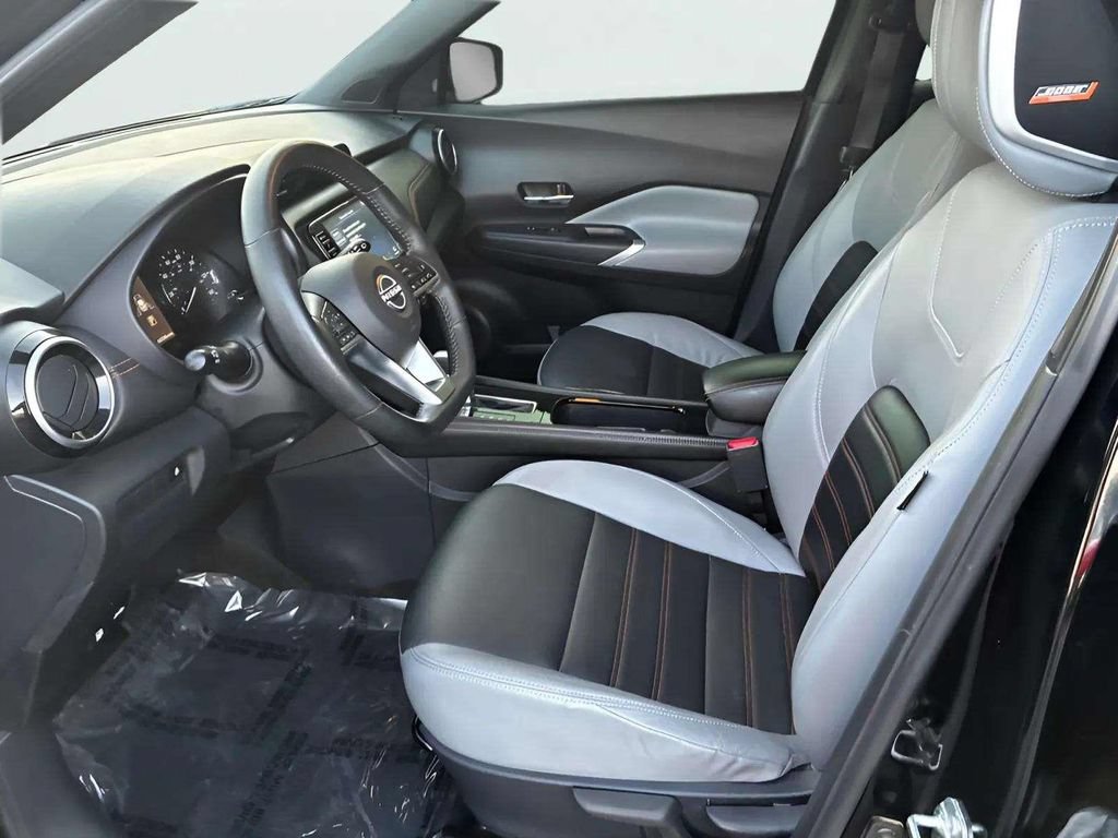 Used 2023 Nissan Kicks SR w/ SR Premium Package FWD image 9