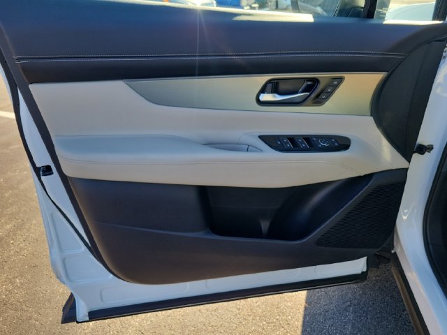 Certified 2025 Nissan Murano SL AWD/4WD image 19