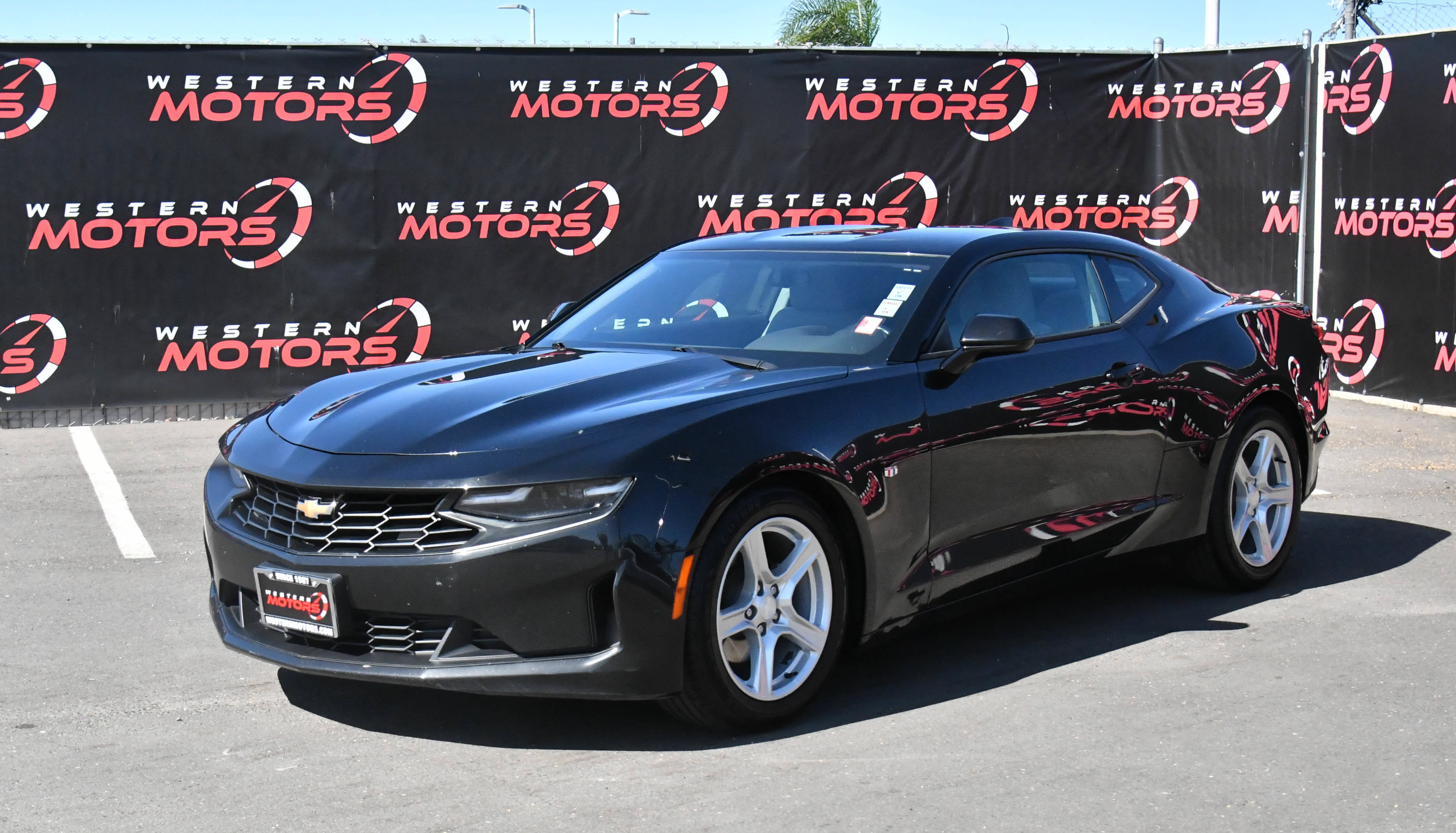 Used 2023 Chevrolet Camaro LT RWD image 3