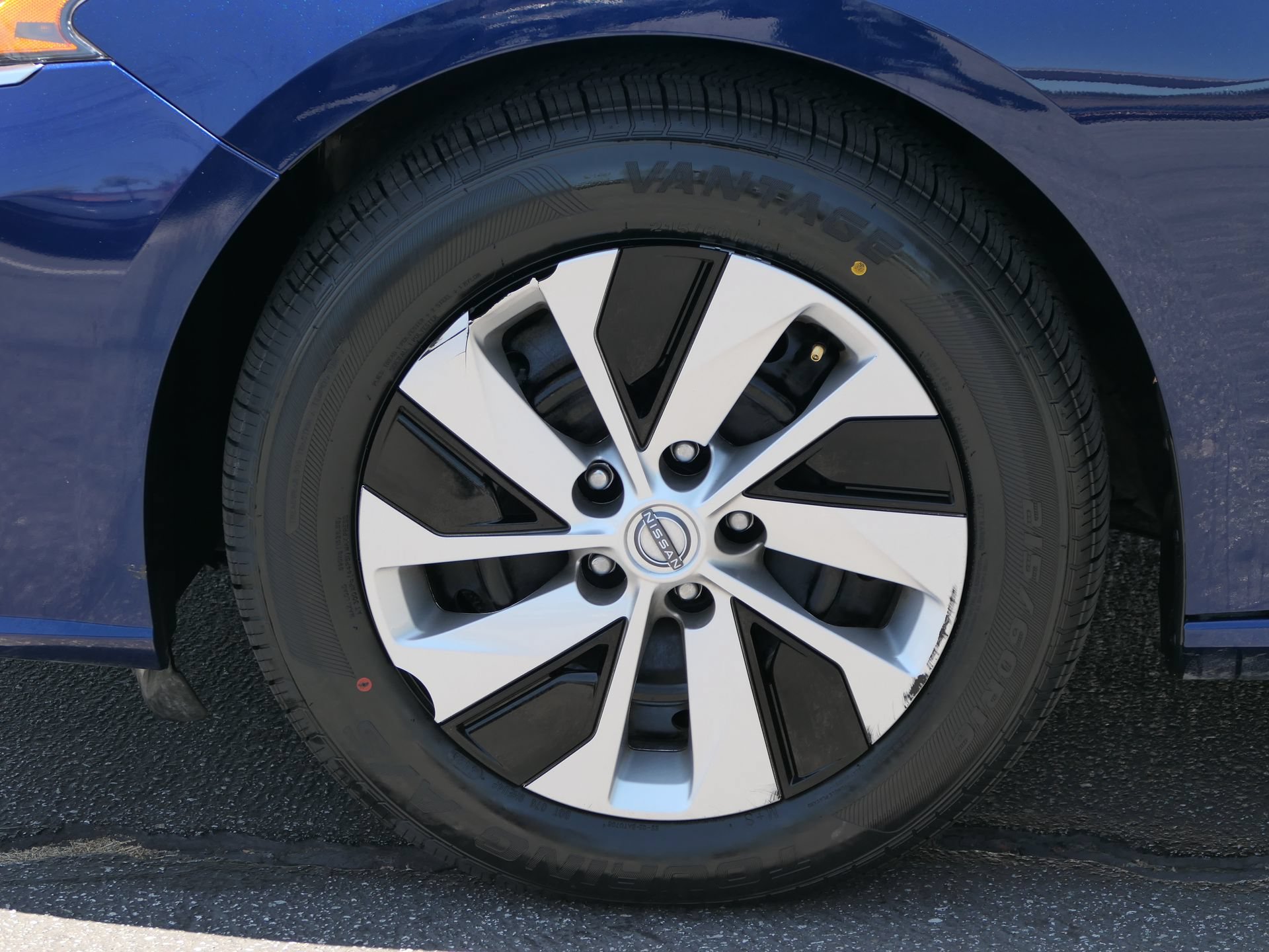 Used 2024 Nissan Altima 2.5 S FWD image 10