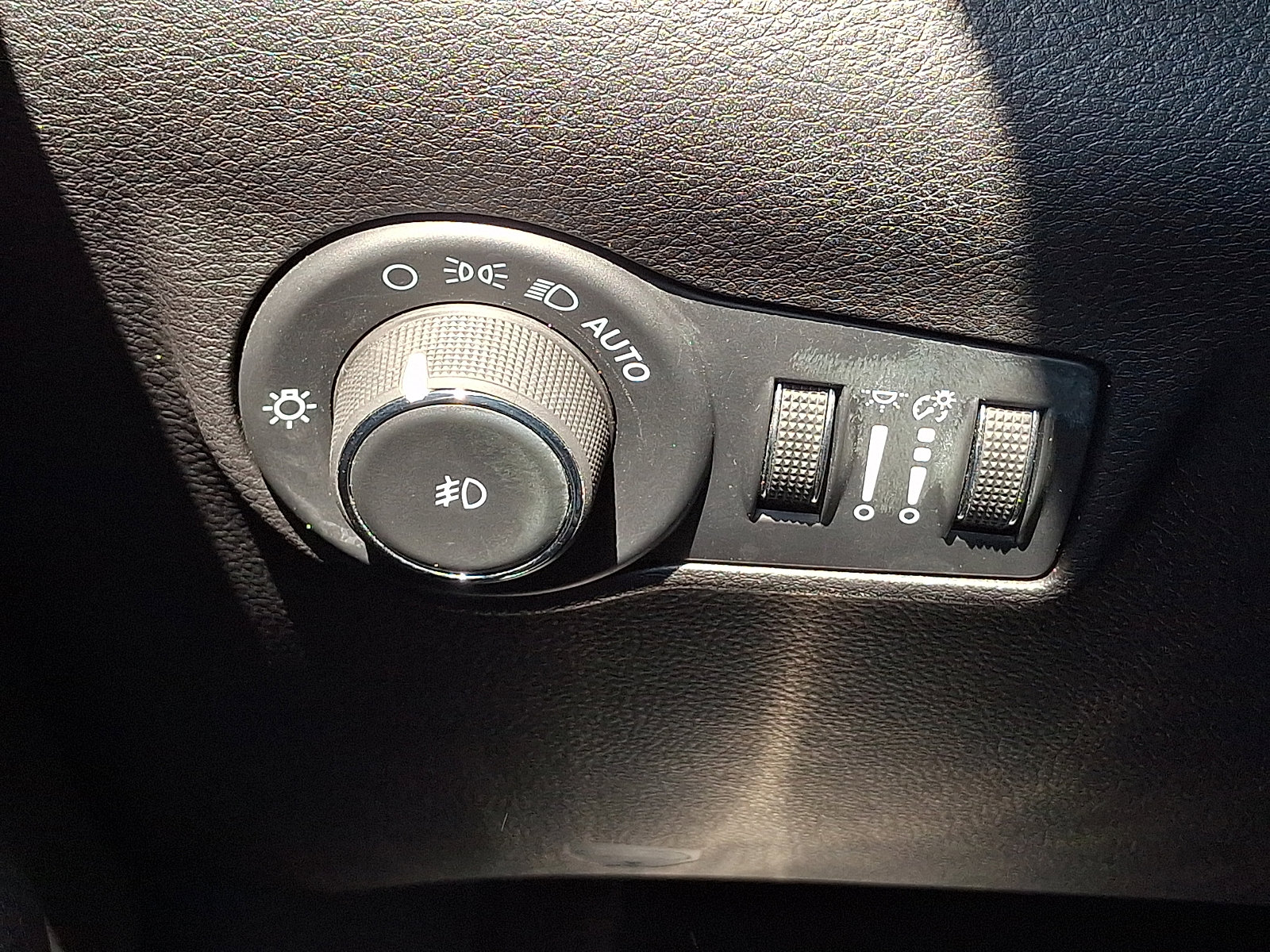 Used 2024 Jeep Compass Latitude image 23