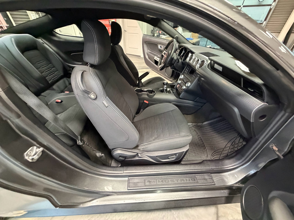 Used 2017 Ford Mustang GT w/ GT Performance Package RWD image 40