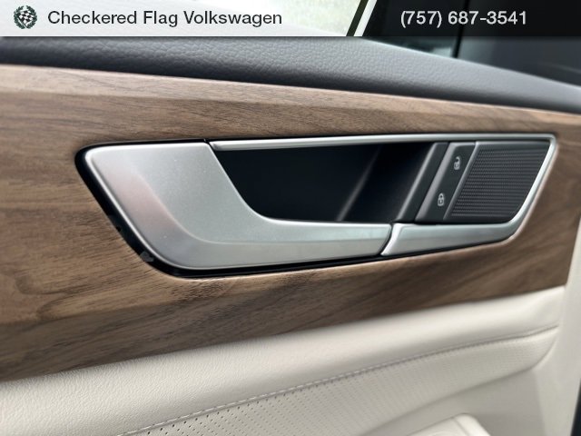 New 2025 Volkswagen Atlas SE image 28