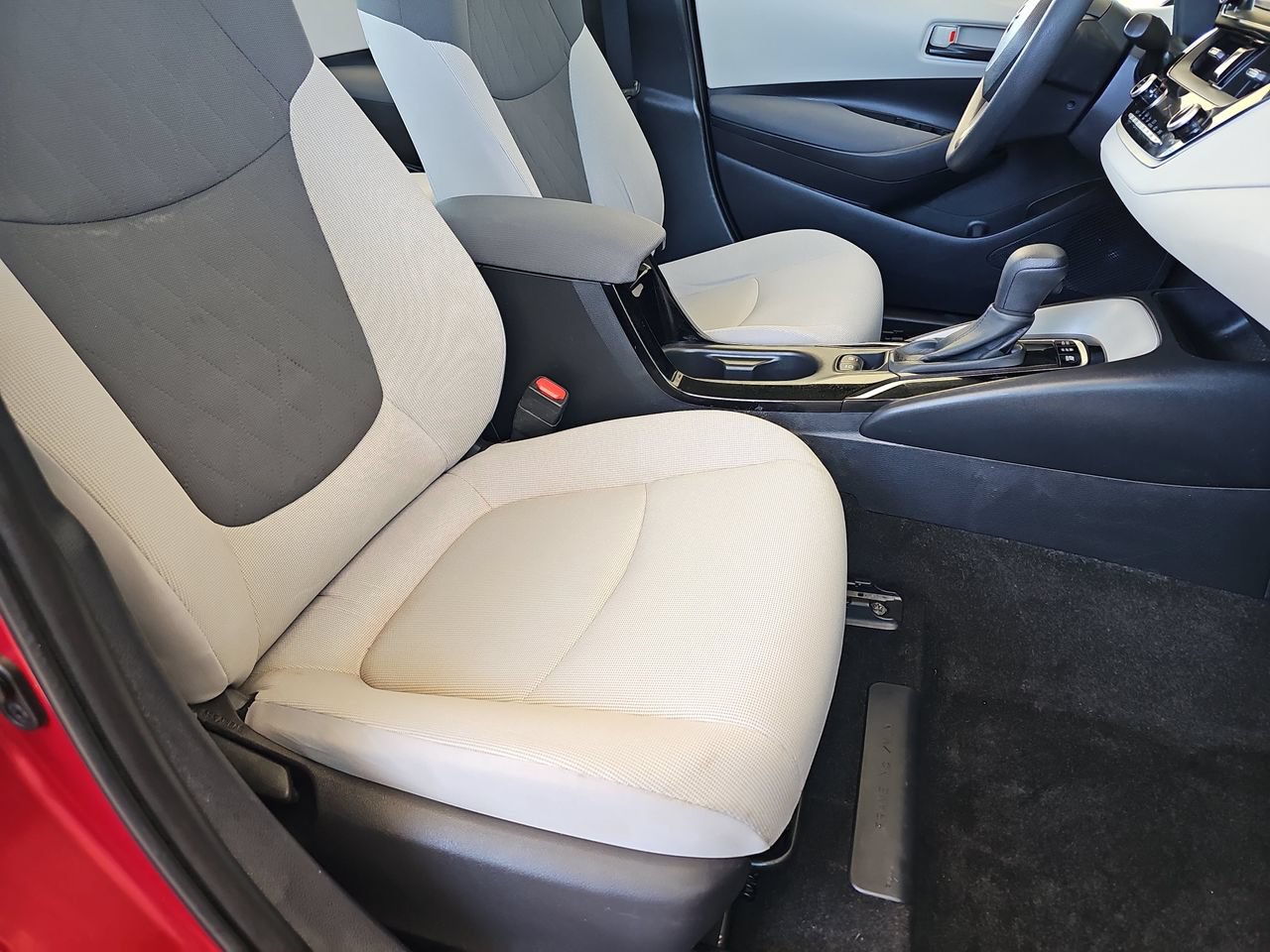 Used 2022 Toyota Corolla LE FWD image 13
