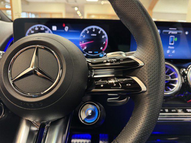 Certified 2025 Mercedes-Benz GLB 35 AMG 4MATIC image 21