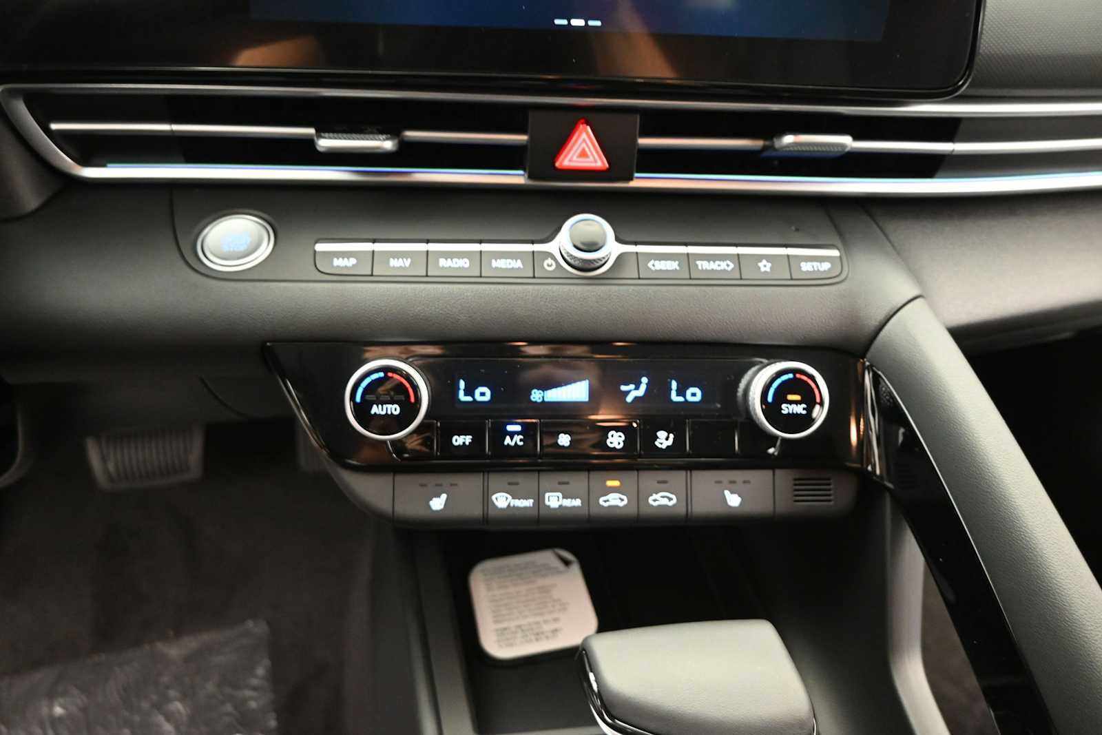 New 2026 Hyundai Elantra Limited FWD image 23