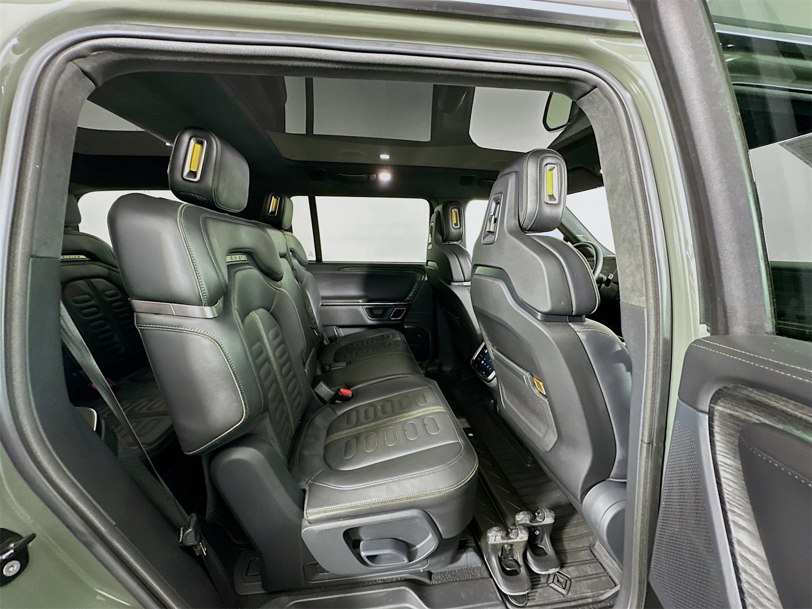 Used 2022 Rivian R1S Launch Edition image 29