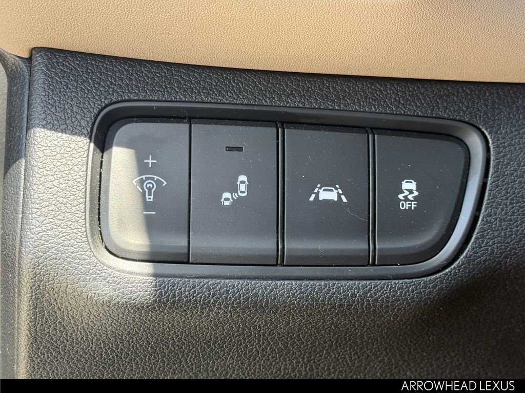 Used 2019 Hyundai Santa Fe SEL FWD image 25