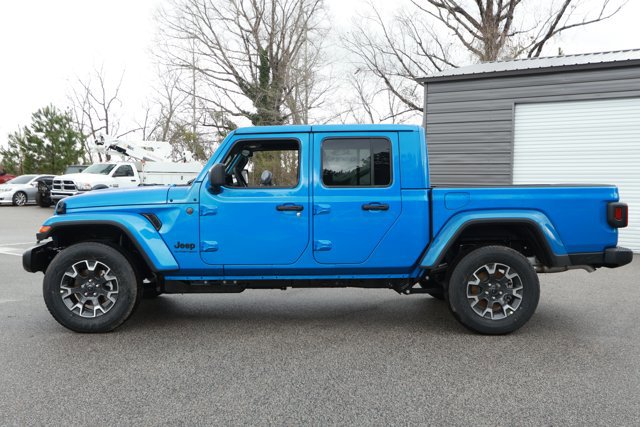 New 2026 Jeep Gladiator Sahara image 10