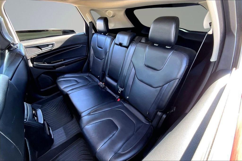 Used 2019 Ford Edge Titanium w/ Equipment Group 301A image 26
