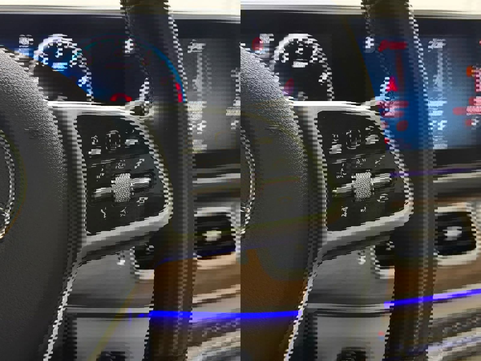 Used 2021 Mercedes-Benz GLS 450 4MATIC image 31