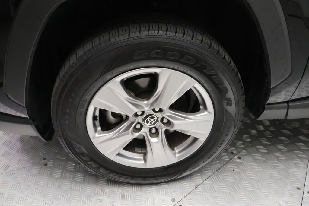 Certified 2024 Toyota RAV4 XLE FWD image 4