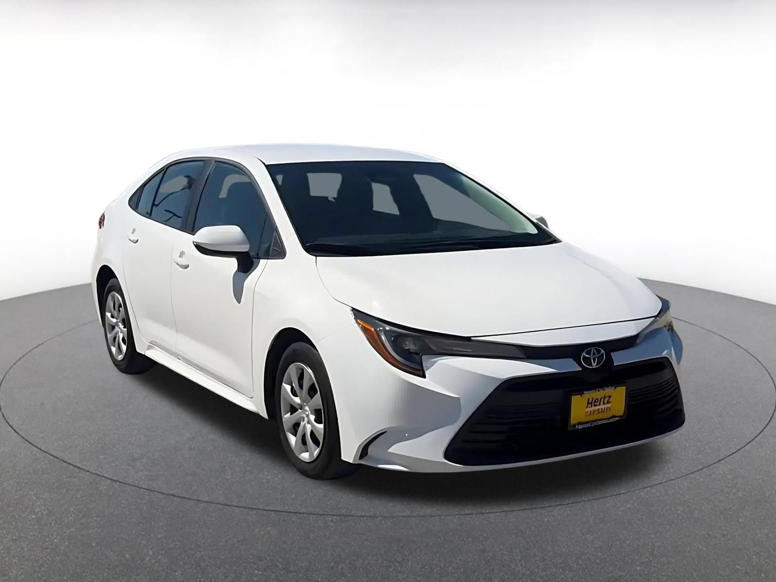 Used 2025 Toyota Corolla LE FWD image 2