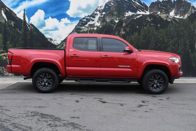 Certified 2023 Toyota Tacoma SR5 AWD/4WD image 2
