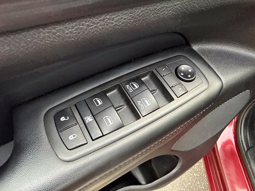 Used 2021 Jeep Grand Cherokee Altitude AWD/4WD image 14