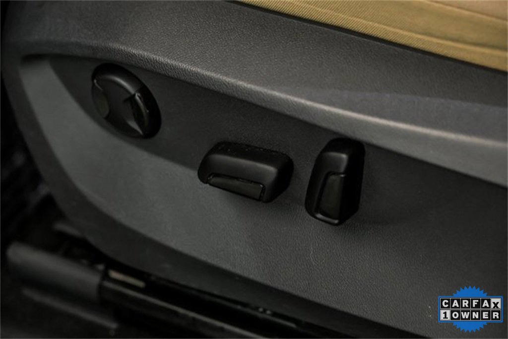 Used 2022 Volkswagen Tiguan SE w/ Panoramic Sunroof Package image 15