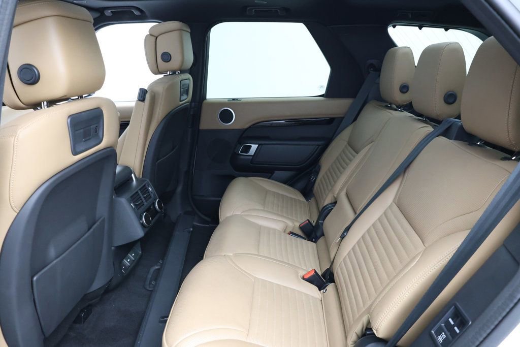 Used 2023 Land Rover Discovery HSE R-Dynamic image 18