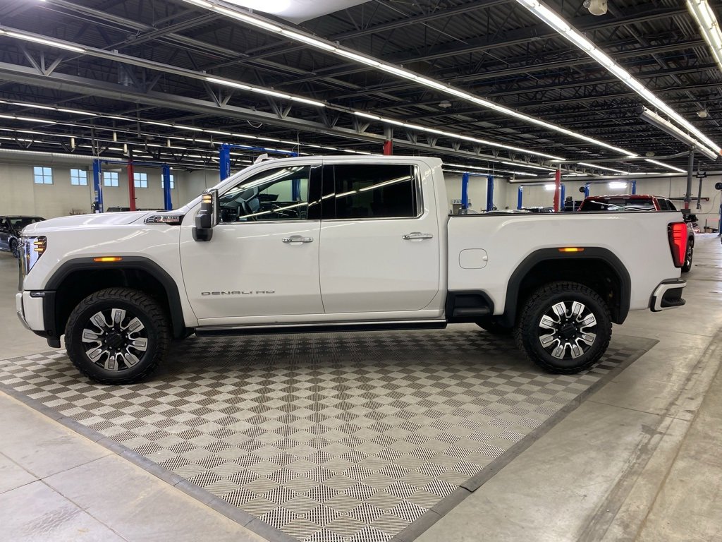 Used 2024 GMC Sierra 3500 Denali w/ Denali Reserve Package image 7