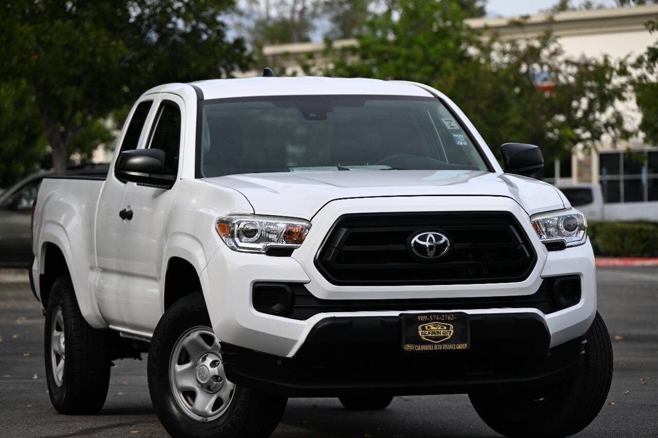 Used 2020 Toyota Tacoma SR RWD image 3
