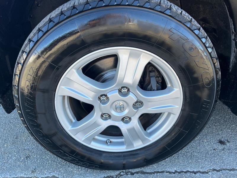 Used 2012 Toyota Sequoia SR5 w/ Premium Pkg image 6