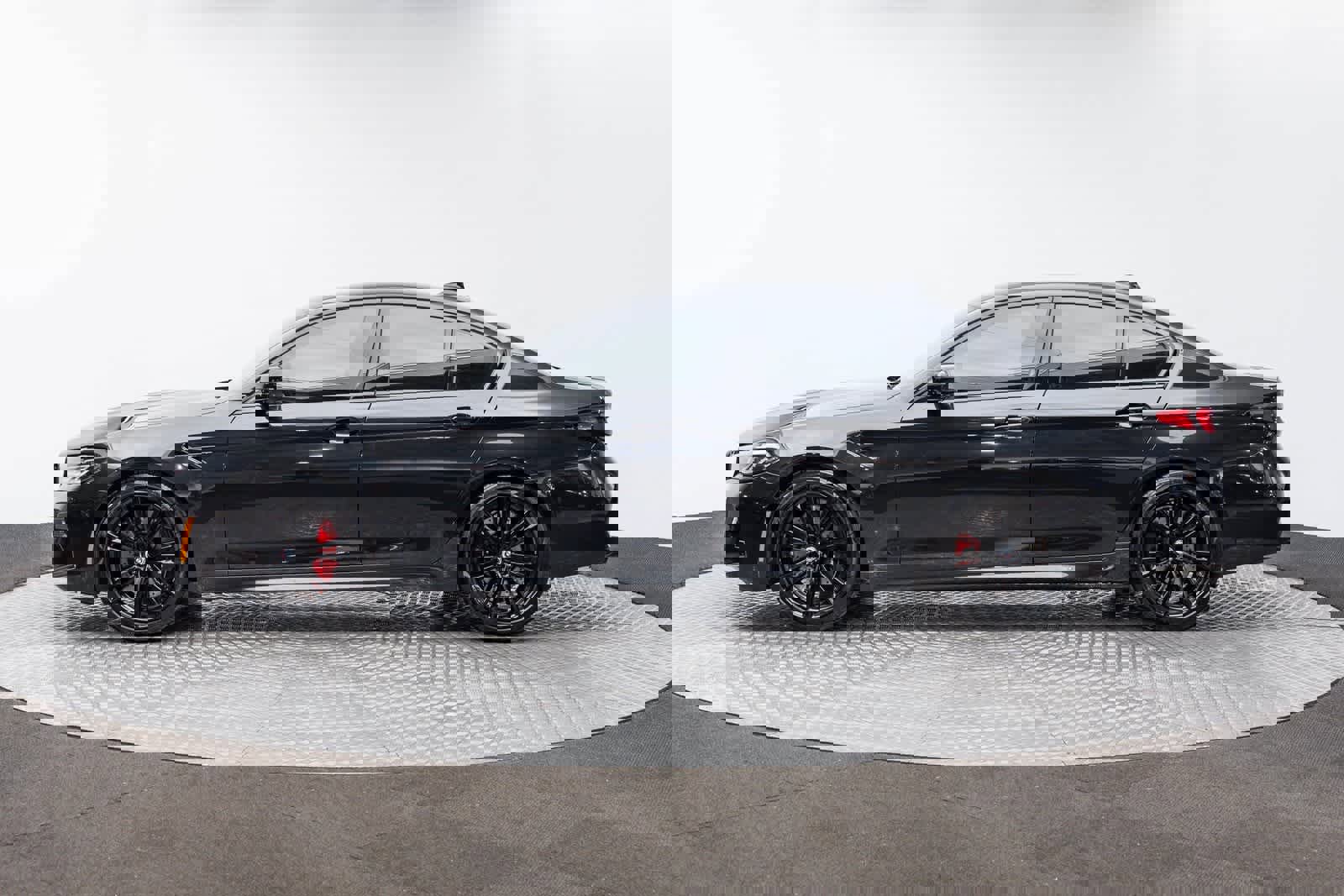 Used 2023 BMW M5 w/ Competition Package image 3