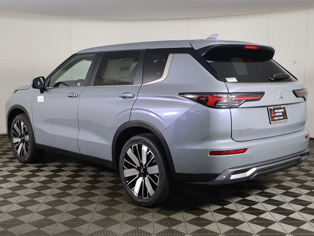 New 2026 Mitsubishi Outlander SE FWD image 11