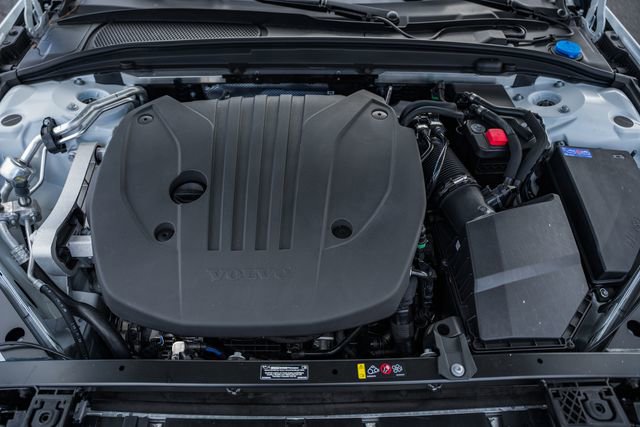 New 2026 Volvo V60 B5 Cross Country Plus w/ Protection Package Premier image 20