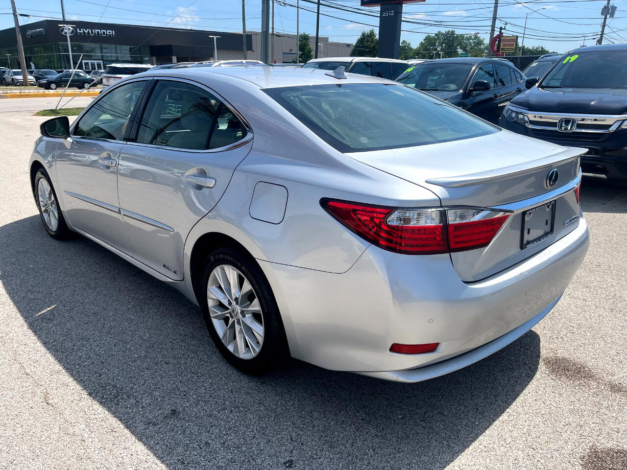 Used 2013 Lexus ES 300h image 3