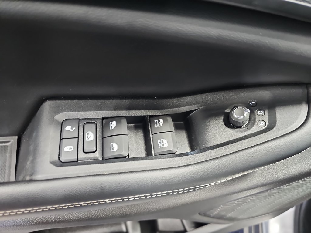 Used 2023 Jeep Grand Cherokee Altitude AWD/4WD image 27