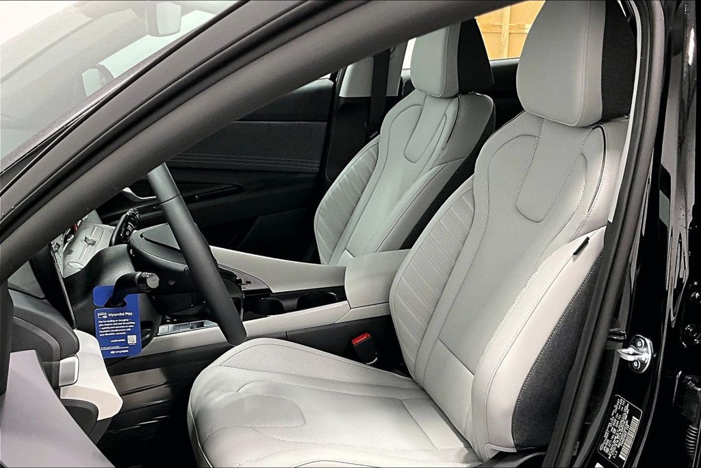 New 2026 Hyundai Elantra Limited FWD image 23