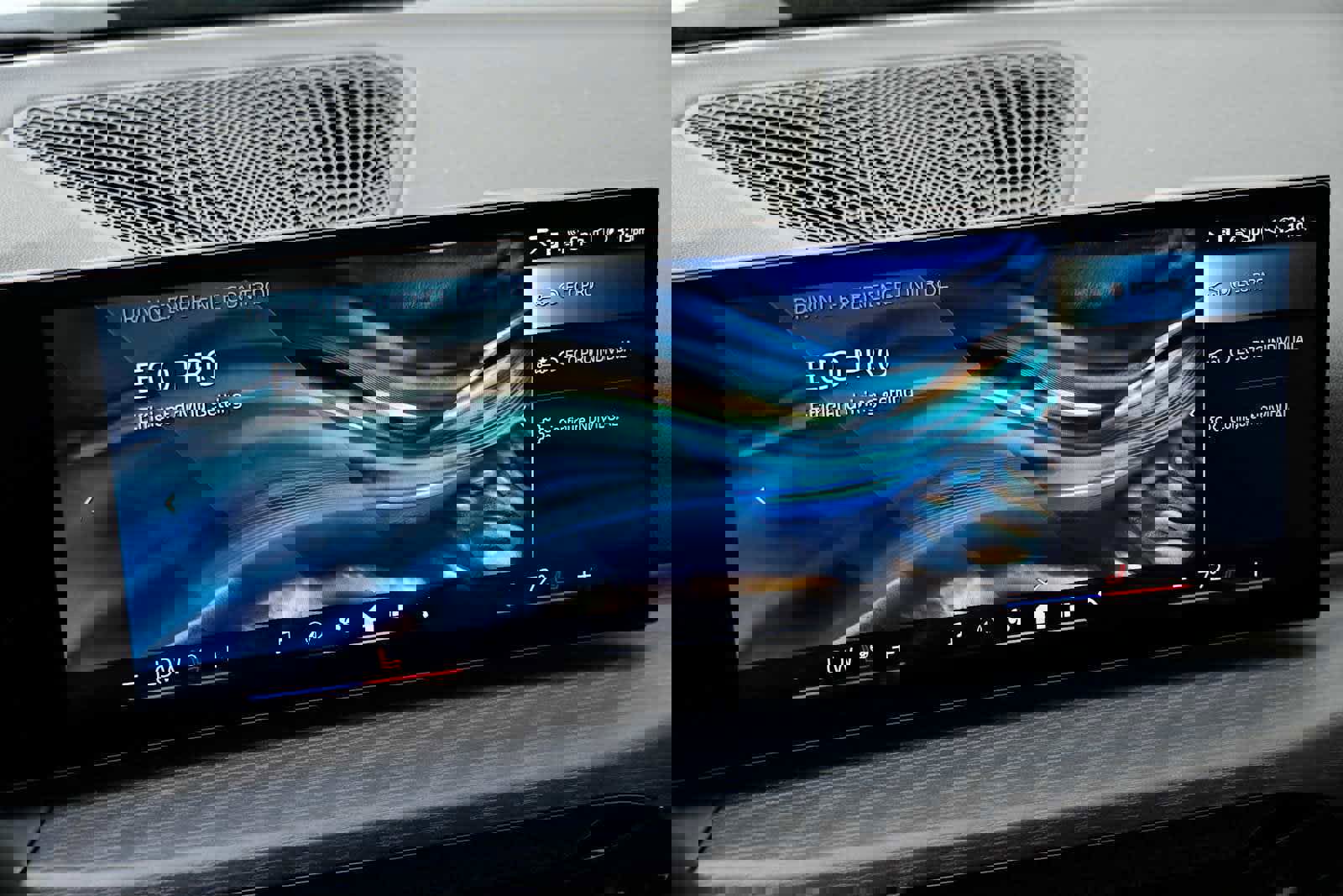 Used 2025 BMW 430i Coupe w/ M Sport Package image 34