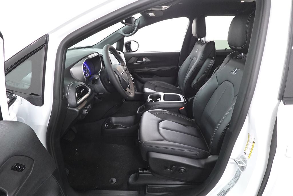 New 2026 Chrysler Pacifica Select w/ S Appearance Package FWD image 12