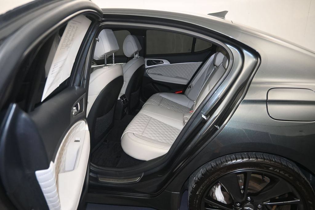 Used 2022 Genesis G70 3.3T RWD image 24