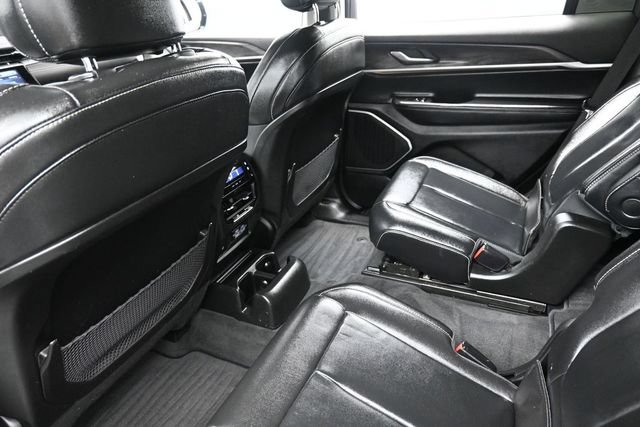 Used 2021 Jeep Grand Cherokee L Limited AWD/4WD image 26