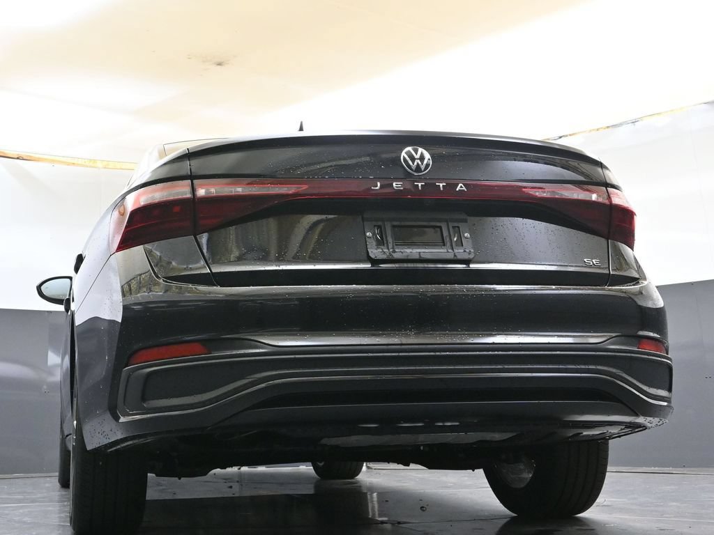 Certified 2026 Volkswagen Jetta SE w/ Black Wheel Package FWD image 31