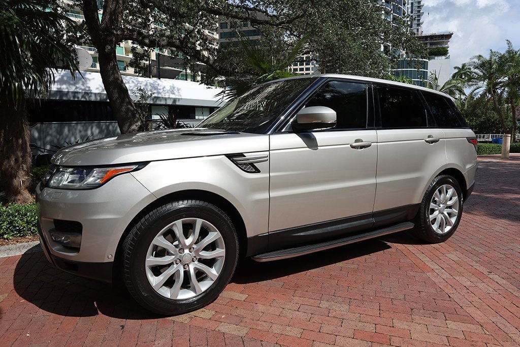 Used 2017 Land Rover Range Rover Sport HSE AWD/4WD image 16