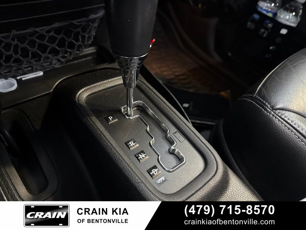 Used 2015 Jeep Wrangler Unlimited Rubicon AWD/4WD image 26