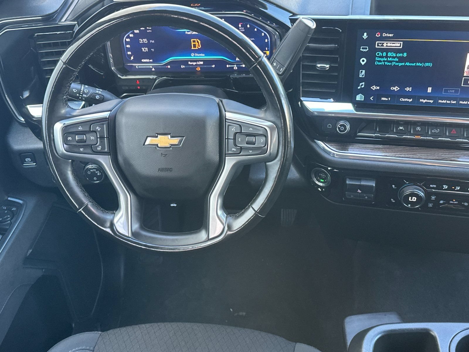 Used 2025 Chevrolet Silverado 1500 LT AWD/4WD image 15