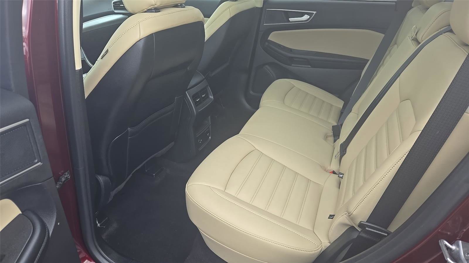 Used 2022 Ford Edge SEL w/ Convenience Package image 10