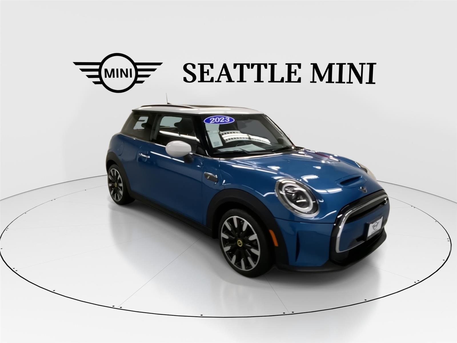 Certified 2023 MINI Cooper SE image 2