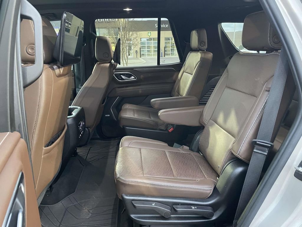 Used 2021 Chevrolet Tahoe High Country w/ Premium Package image 4