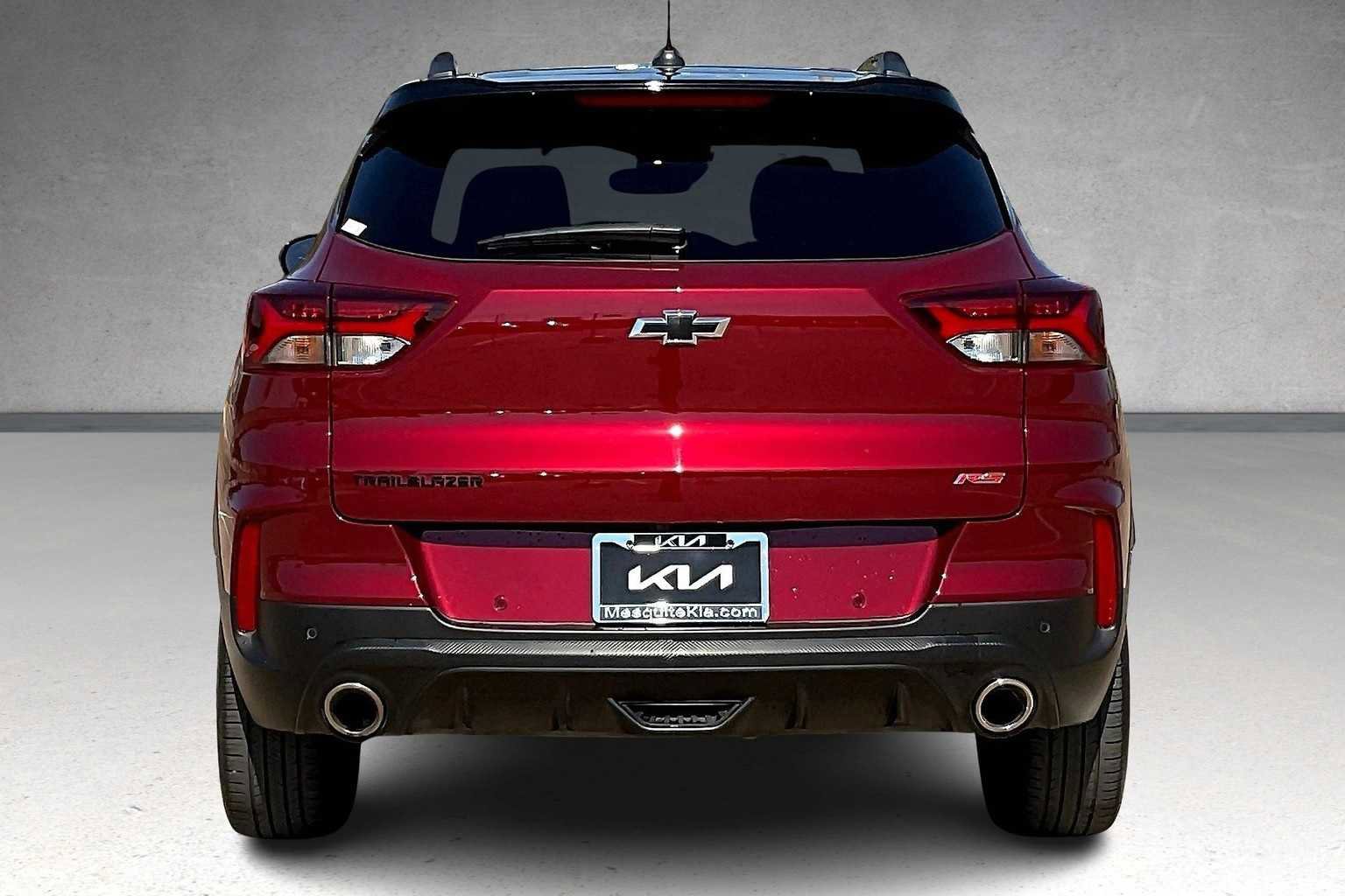 Used 2023 Chevrolet TrailBlazer RS w/ Sun and Liftgate Package image 5